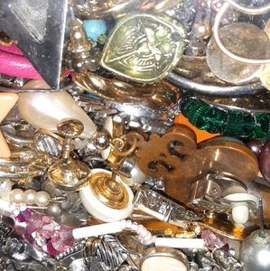 Lot vintage and new costume jewelry
